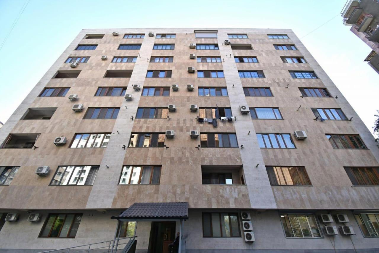 Lovely & Modern 2 Bedroom Apartment, New Building, Malibu Garden Yerevan Bagian luar foto